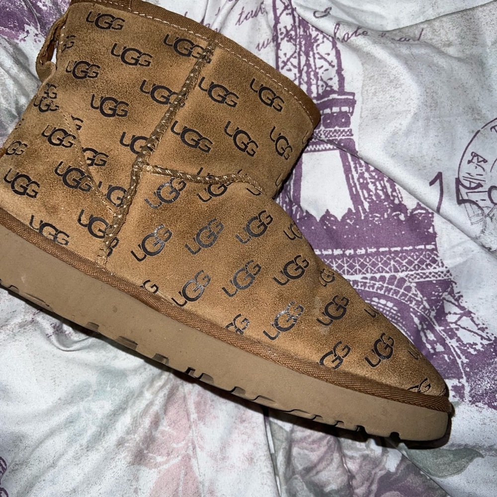 Ugg classic mini embossed boots chestnut